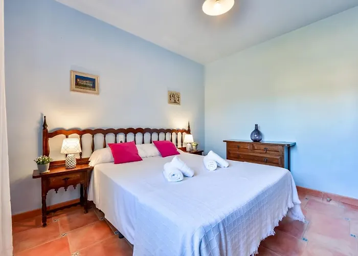 Guzman - Petra Willa