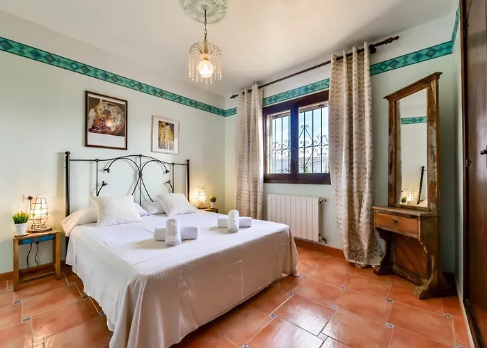 Guzman - Petra Willa Benissa